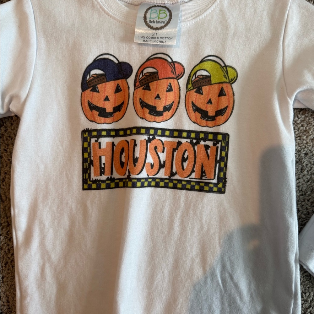 “HOUSTON” Tshirt. 3T, never worn. No stains, pet free home. Halloween addition.